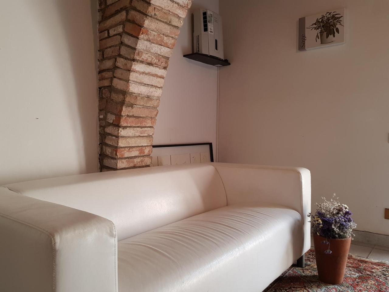 Guest House Il Giardino 埃尔萨谷口村 外观 照片